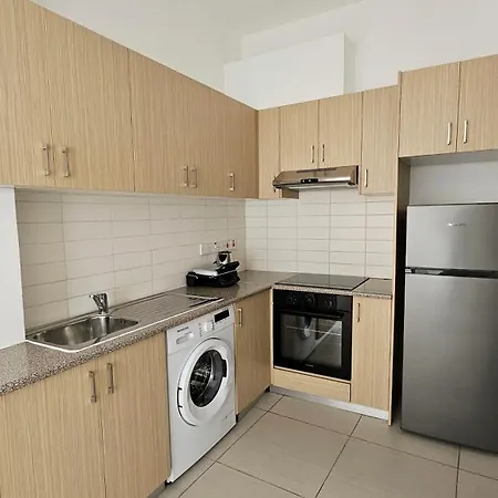 Phaedrus Living Ledras Residences 202 니코시아